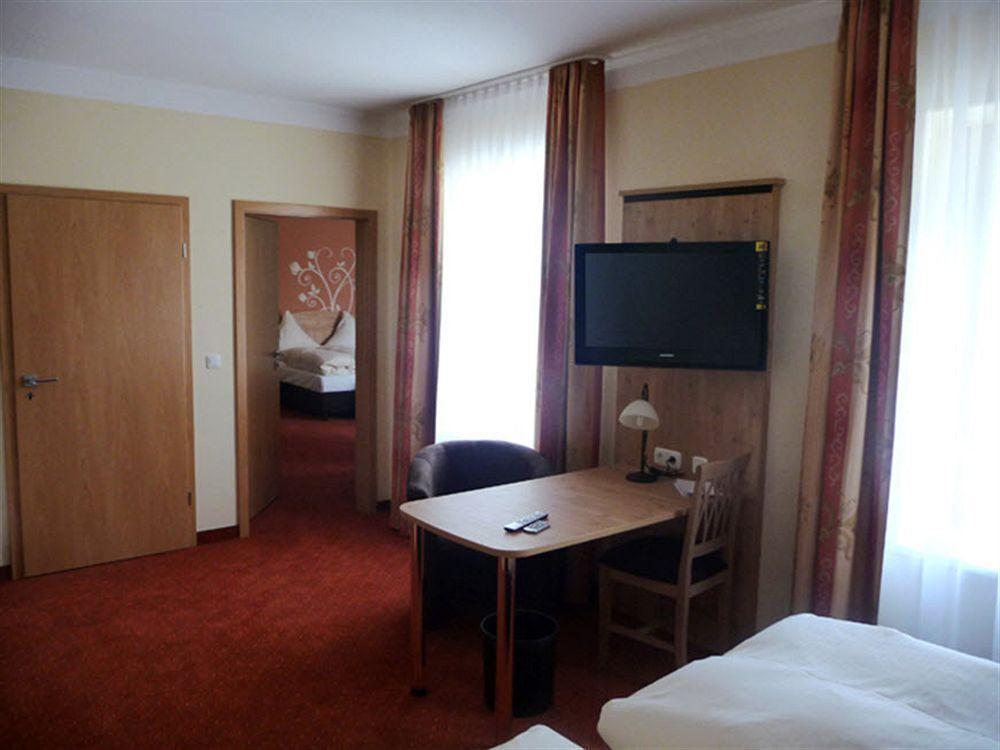 Hotel Gasthof Fellner Furth im Wald Bagian luar foto